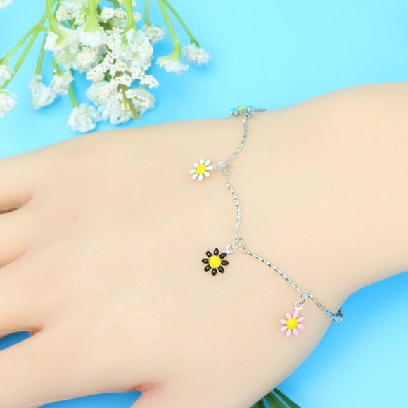 Chic & Stylish Bracelet – A Thoughtful Gift for Women and Girls, DYC1023 - Picture 1 of 8